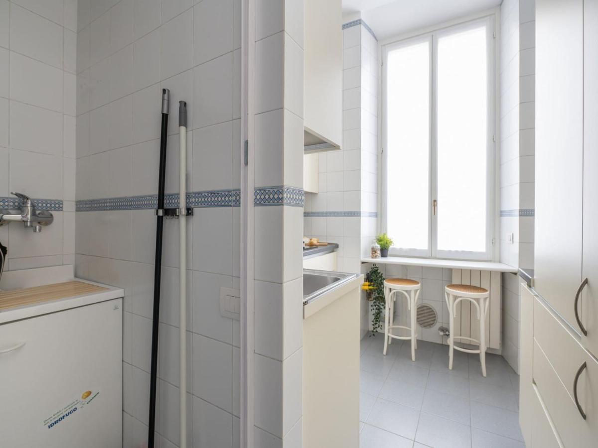 The Best Rent - Gorgeous Two-Bedroom Apartment In Porta Nuova District Milan Exterior photo