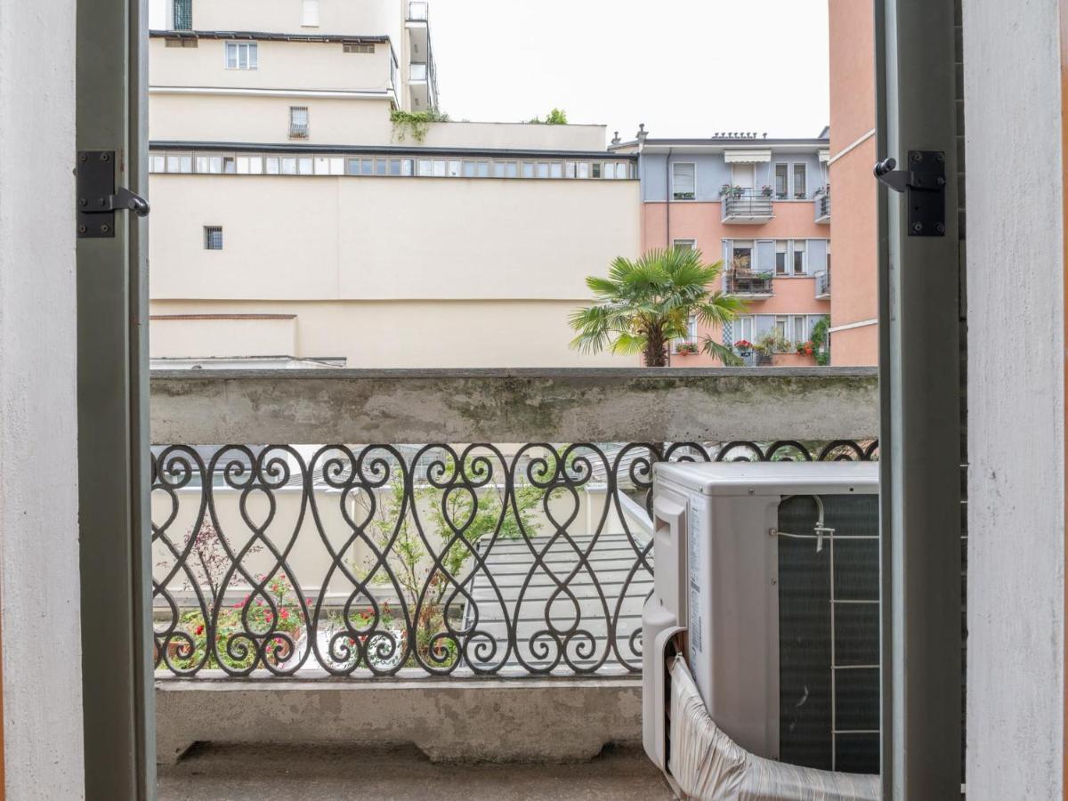 The Best Rent - Gorgeous Two-Bedroom Apartment In Porta Nuova District Milan Exterior photo